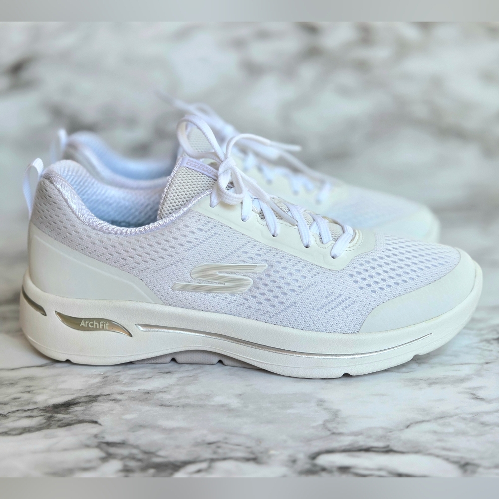 Skechers Women's White Arch Fit Motion Breeze Sneakers